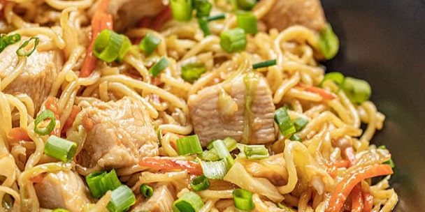 Chow Mein de Pollo